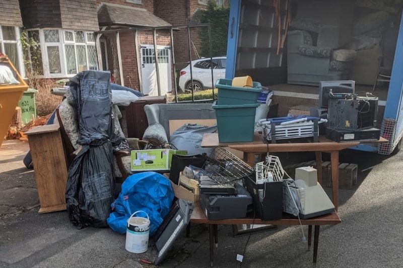 Rubbish Removal in Farnham: Swift and Effective Clearance Services